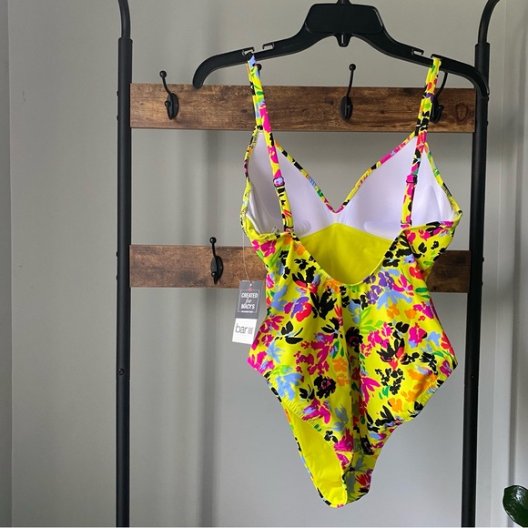 BAR III Women's Floral Chic molded cup sweetheart neckline One-Piece Swimsuit M - Picture 4 of 8